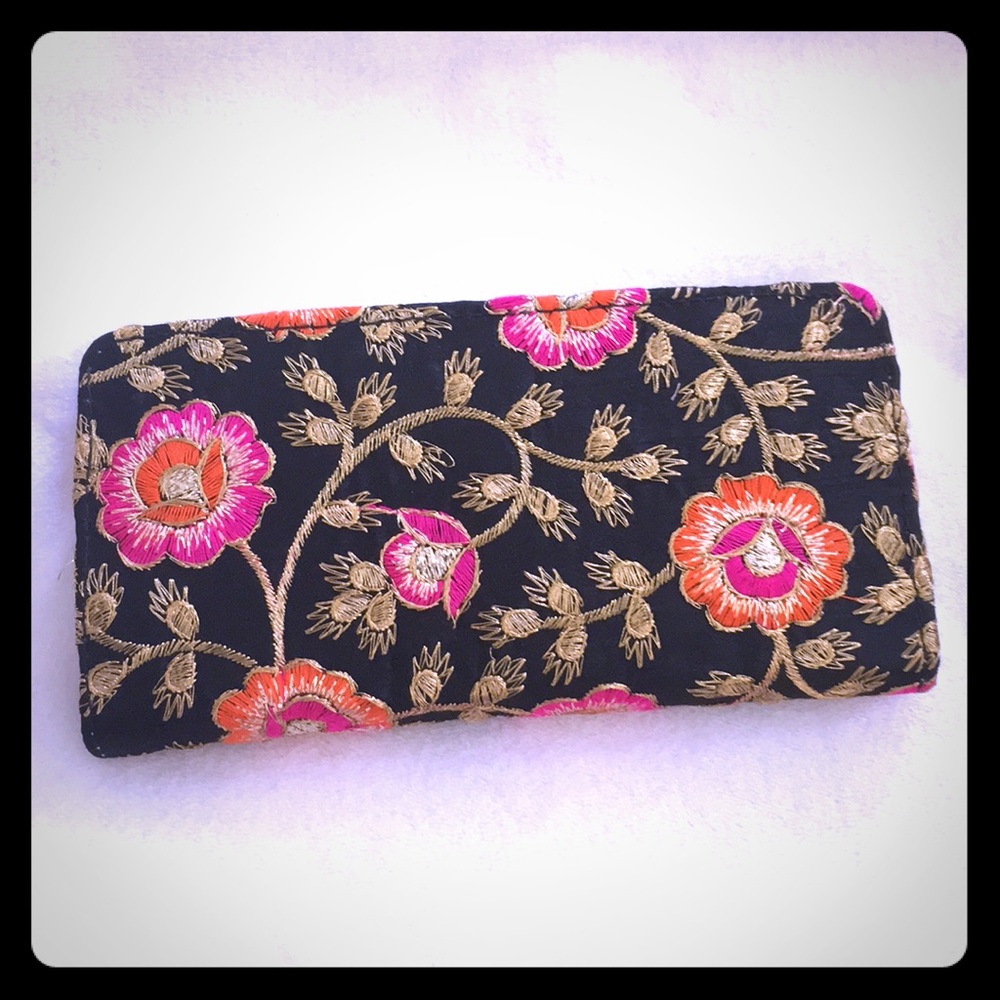 SOLD✨Vintage Thread-work Wallet✨